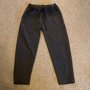 Under Armour capris athletic pants
